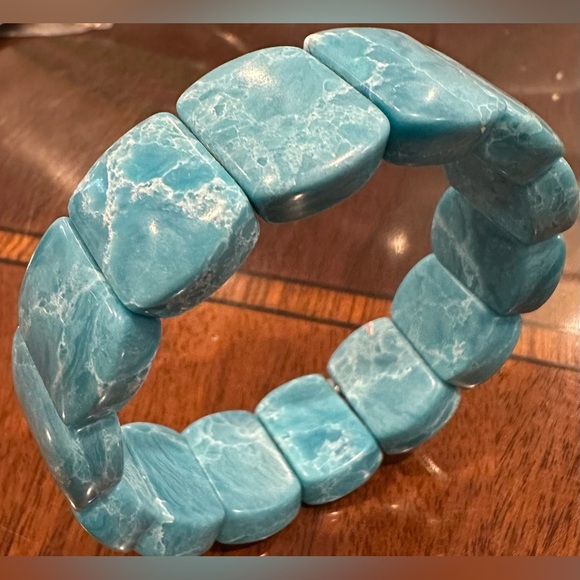 RARE Stunning Larimar Stretch Bracelet 14 Rectangular Beads Sky Blue & White - Picture 3 of 5
